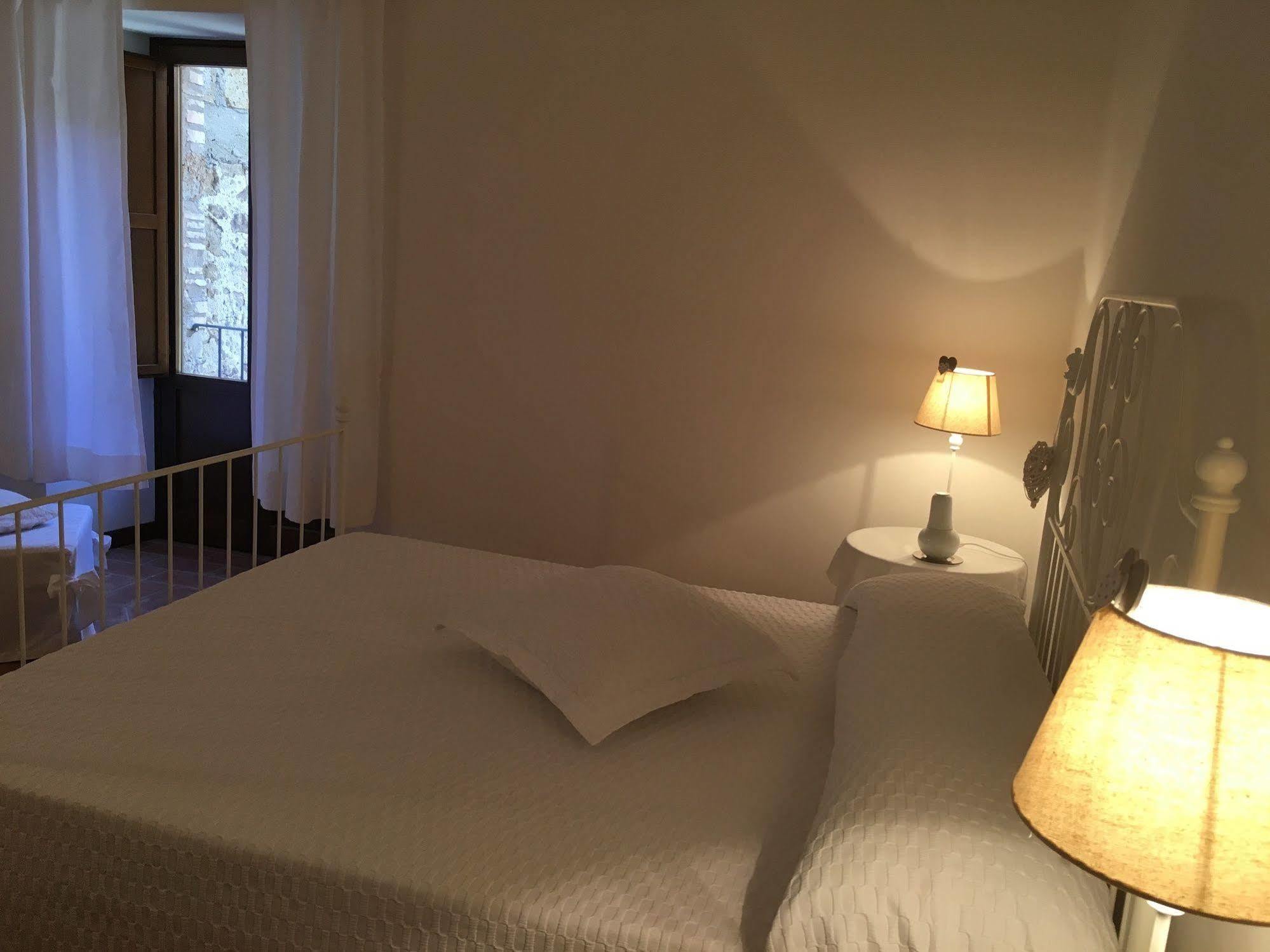 B&B Michelangeli - Private Parking オルヴィエート エクステリア 写真